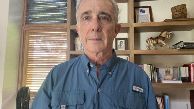 Photo of Álvaro Uribe reseñado como preso #1087985