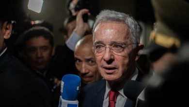 Photo of Última hora: Uribe confirma detención domiciliaria ordenada por la Corte Suprema de Justicia