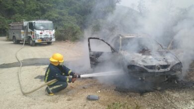 Photo of Vehículo se incendió por completo en la vía que conduce a la Haya