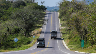 Photo of Duque puso en operación 65,2 kilómetros más del proyecto vial de Puerta del Hierro, en Bolívar