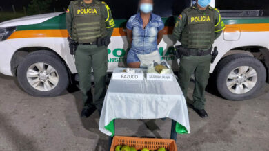 Photo of Policía Bolívar captura a mujer con narco aguacates que transportaba en una moto