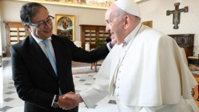 Photo of Petro postula al Vaticano como sede de una ronda de negociaciones con el ELN tras reunirse con el papa Francisco