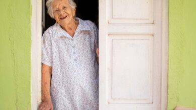Photo of Los abuelos del Programa Colombia Mayor, ya no recibirán $80.000 a partir de hoy recibirán el $225.000