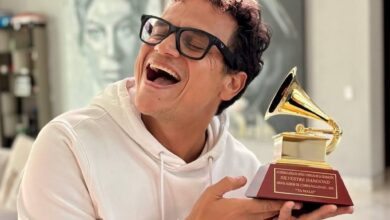 Photo of Silvestre Dangond recibe su tercer Latin Grammy y celebra desde casa