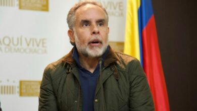 Photo of Petro delega funciones presidenciales a Benedetti durante visita a Ecuador