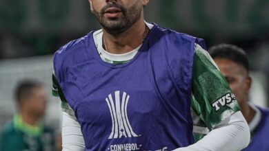 Photo of Noche para el olvido: Edwin Cardona falla dos penales en empate de Nacional ante São Paulo