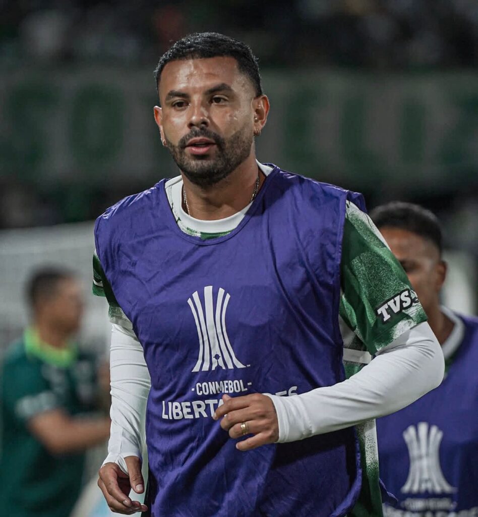 Noche para el olvido: Edwin Cardona falla dos penales en empate de ...